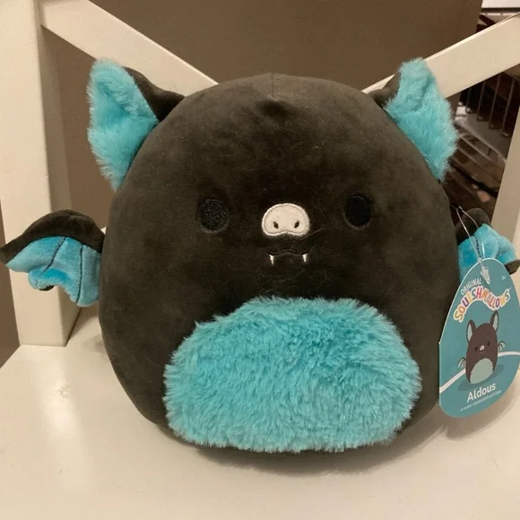 Aldous Squishmallow Fruitbat - Picture 2 of 6